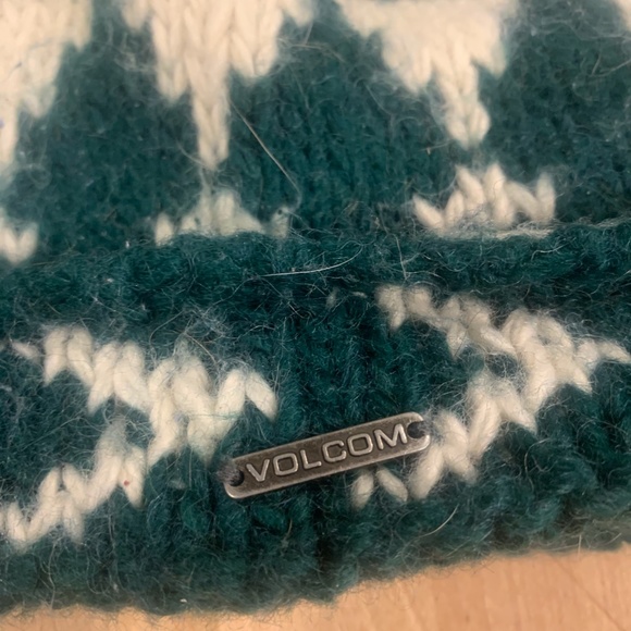 Volcom Green & White Knit Beanie - Picture 3 of 4
